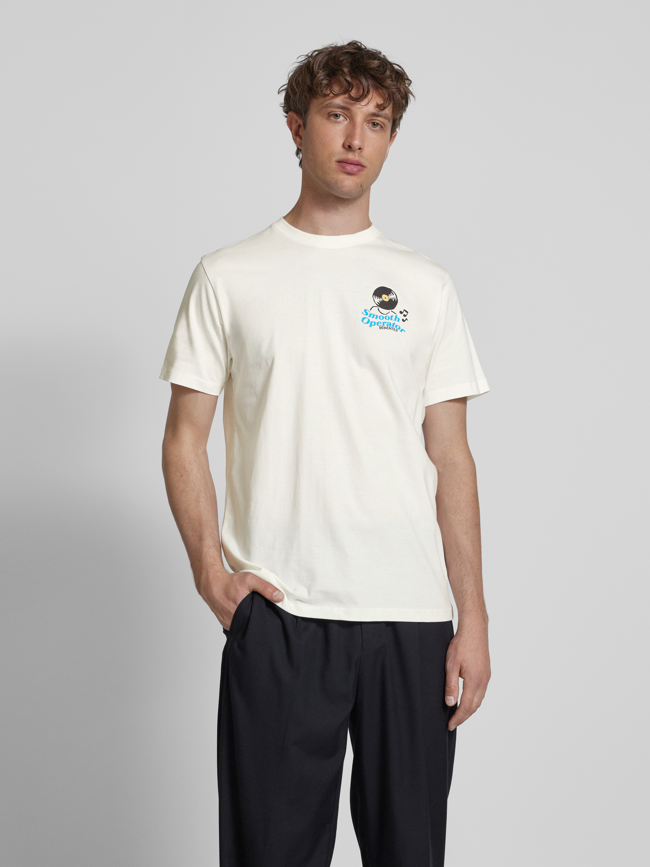 TJ BLAND｜DRAFT PAC 156 Kup online Dedicated T-shirt z okrągłym dekoltem model