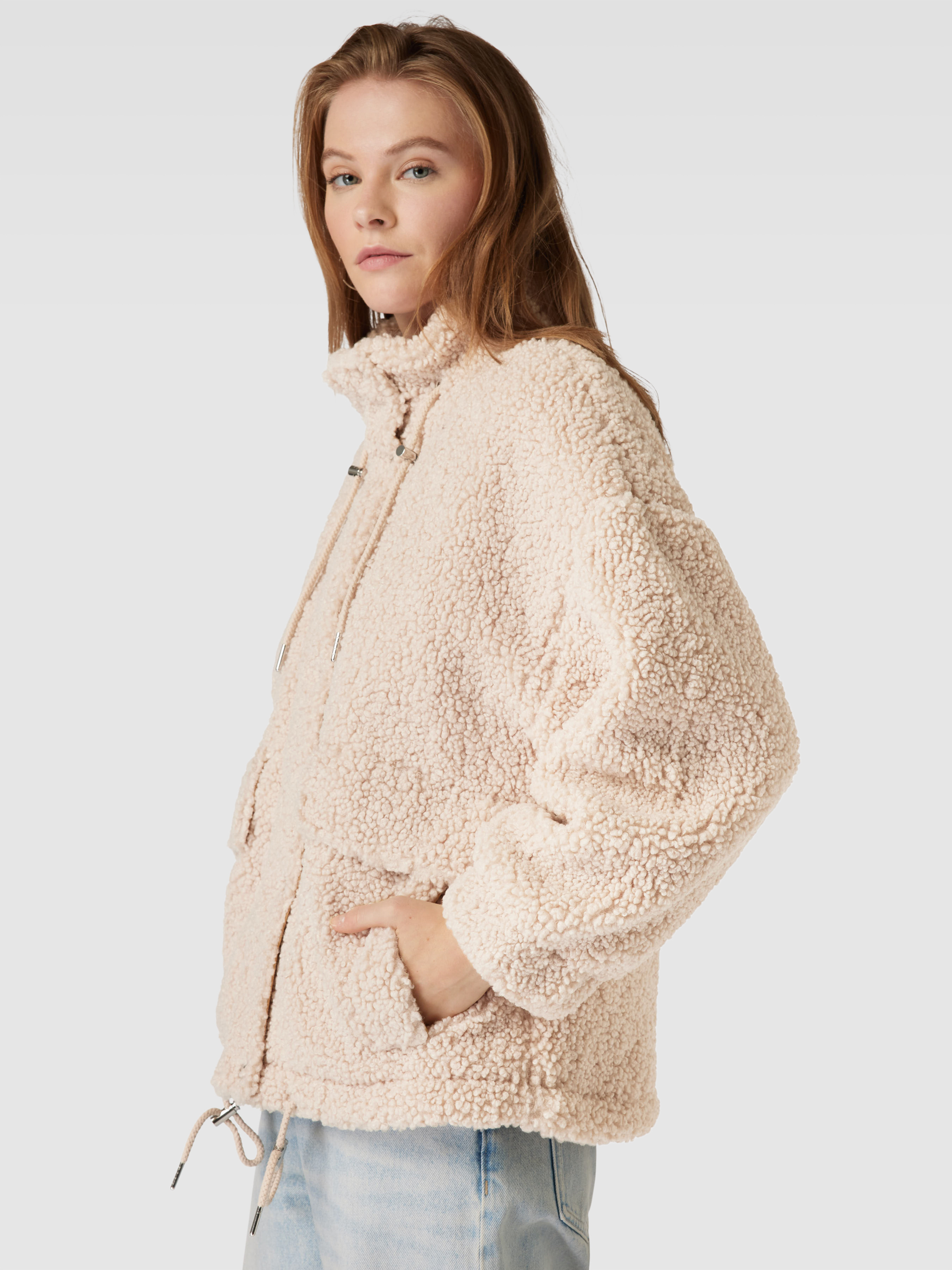 tom-tailor-denim-jacke-aus-teddyfell-mit-pattentaschen-beige-online