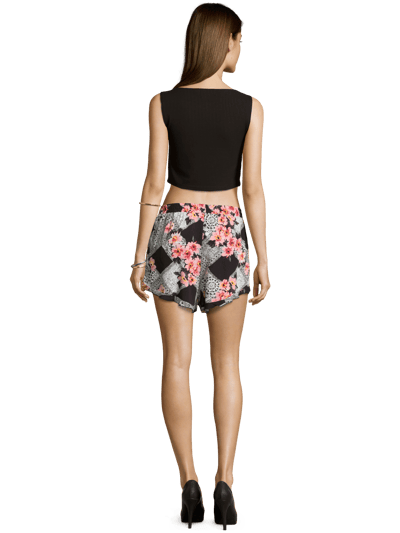 Minkpink Shorts mit floralem Muster Schwarz 10
