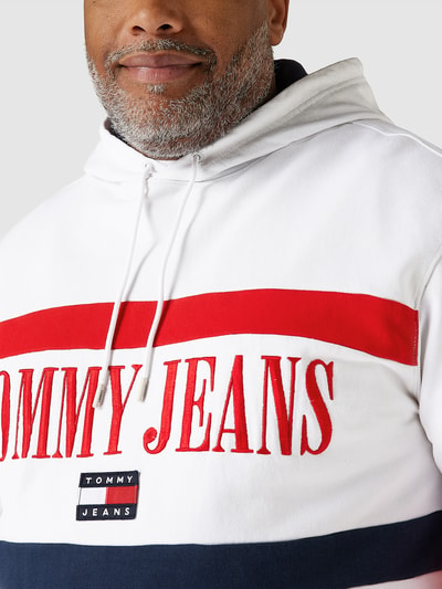 Tommy Jeans Plus- Kapuzenpullover mitkultigem shops Flaggenlogo in Weiß