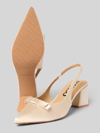 Produktfoto, Slingback Pumps mit Schleife und Blockabsatz von BIANCO in glänzendem Creme, spitz zulaufend, glatte Sohle, Absatz 7 cm