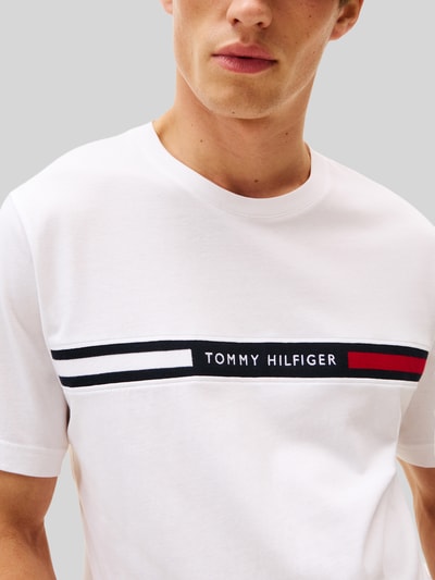 Tommy Hilfiger t-shirt o kroju regular fit z czystej bawełny Biały 3