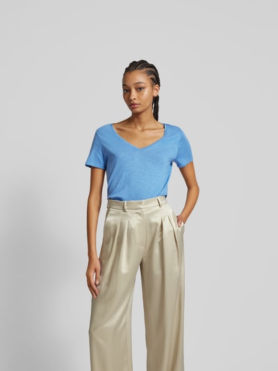 Juvia T-Shirt mit V-Ausschnitt Bleu 4