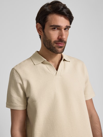 MCNEAL Regular Fit Poloshirt mit V-Ausschnitt Beige 3