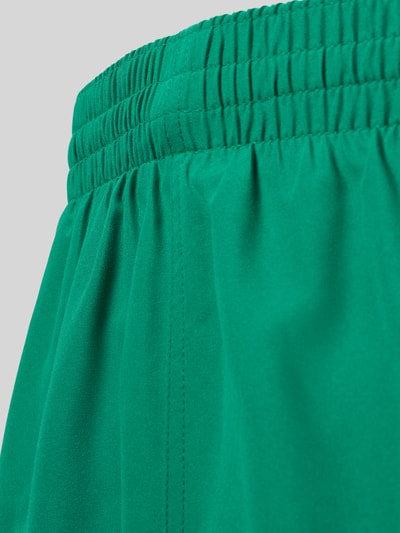 Nike Badeshorts mit Logo-Stitching und Eingrifftaschen Gruen 2
