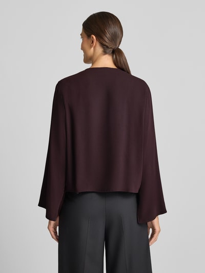 Männermodel trägt Relaxed Fit Bluse mit Bordiura von windsor., okrągły dekolt, z długim rękawem, ciemny kolor, Ganzkörperansicht Rückansicht