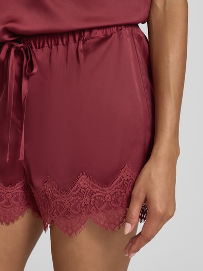 Jake*s Casual Relaxed Fit Pyjama-Hose mit Spitzenbesatz Bordeaux 3