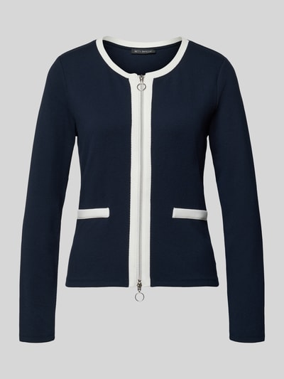 Produktfoto, Slim Fit Jacke mit Viskose-Anteil in Strick-Optik von Betty Barclay, granatowy kolor, elastyczna mieszanka materiałów, krój slim fit, strukturalna faktura, okrągły dekolt, zamek dwukierunkowy, kieszenie z patkami, długość tyłu w rozmiarze 36: 54 cm