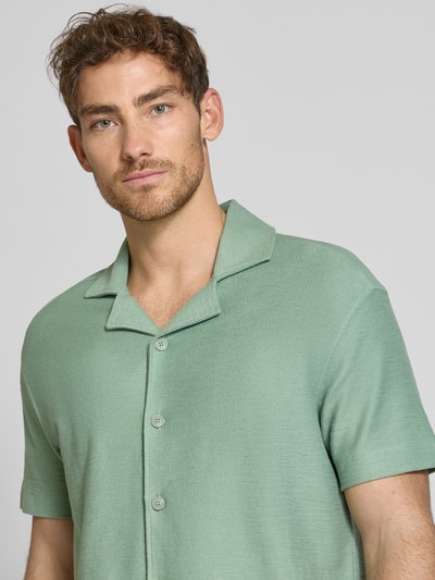 JOOP! Collection Koszula casualowa męska JOOP! Collection;Czysta bawełna;Krój regular fit;Model ‘Pedro’;Kołnierz z połami;Listwa guzikowa;Długość tyłu w rozmiarze M: 72 cm;Szerokość ramion w rozmiarze M: 54 cm;Długość rękawa w rozmiarze M: 23 cm Jasnozielony 3