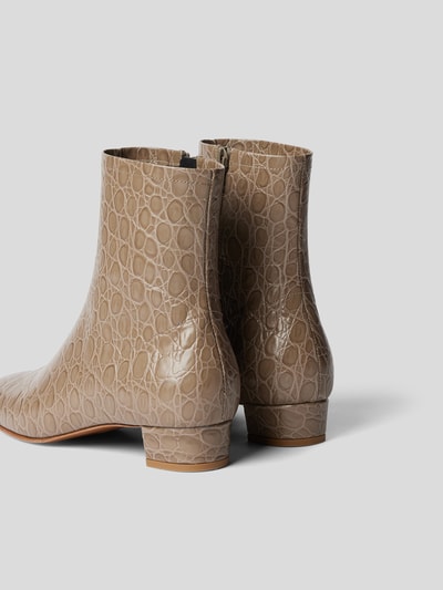 BY FAR Ankle Boots in Reptil-Optik Schlamm 3