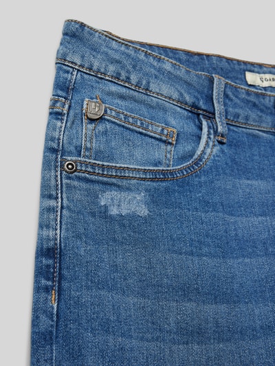 Garcia Loose Fit Jeans mit Label-Details Blau 2