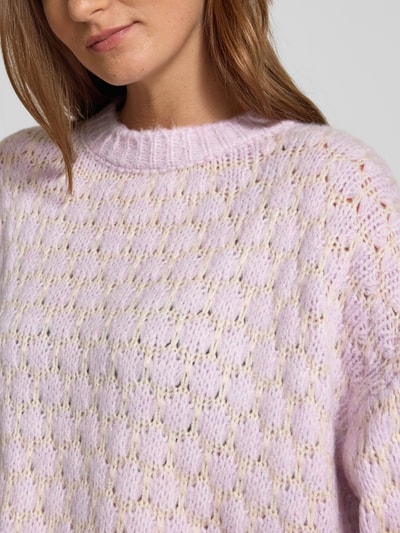 ZABAIONE Sweter z dzianiny o kroju oversized z prążkowanymi wykończeniami Jasnofioletowy 3