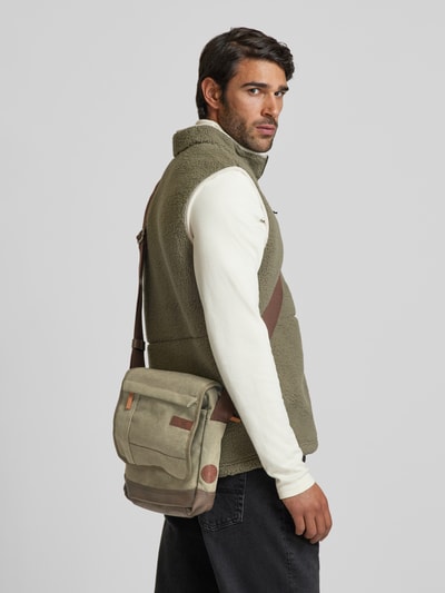 camel active Umhängetasche mit Label-Patch Modell 'AIR FLAP' Khaki 1