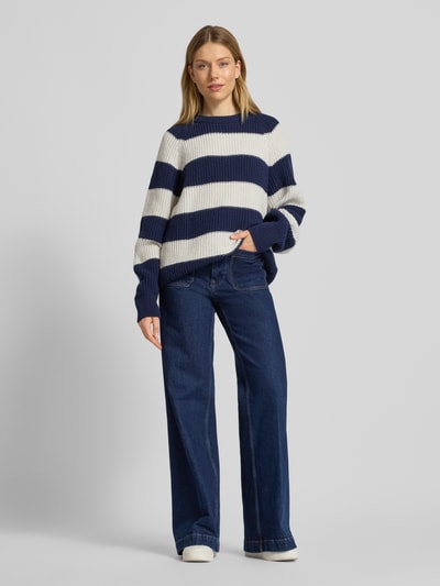 Armedangels Loose Fit Strickpullover aus Woll-Baumwoll-Mix Modell 'KAAGI STRIPES' Marine 1