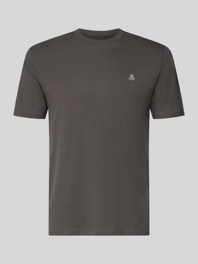 Produktfoto, T-Shirt mit Label-Print von MARC O'POLO, Unifarbenes-Design in Dunkelgrau, Reine Baumwolle, Gerader-Schnitt, gerippter Rundhalsausschnitt, Label-Detail
