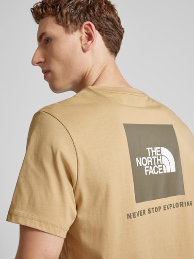 The North Face T-Shirt mit Label-Print Modell 'REDBOX' Beige 3