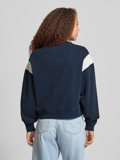 Tommy Jeans Boxy Fit Sweatshirt aus Baumwoll-Mix Modell 'VARSITY CREW' Marine 5