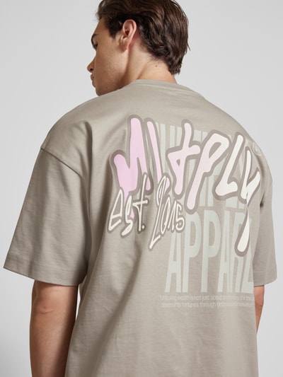 Multiply Apparel T-shirt o kroju oversized z nadrukiem z logo Beżowy 3