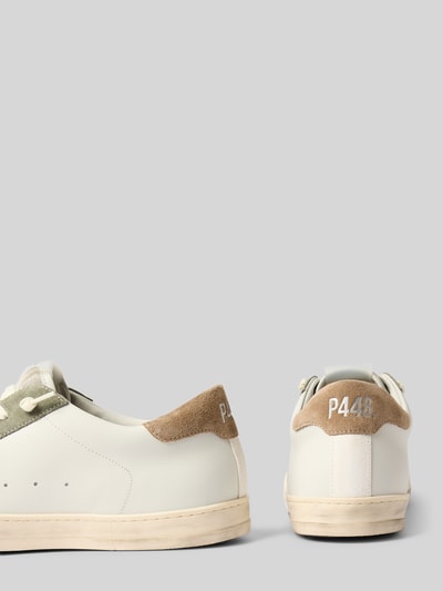 Produktfoto, Sneaker aus echtem Leder Modell 'John' von P448 in Beige mit Logo-Detail, abgerundete Passform, Schnürverschluss, Absatzhöhe 2 cm, Schafthöhe 8 cm, Schaftweite 10 cm