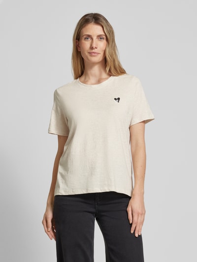 s.Oliver RED LABEL Relaxed Fit T-Shirt aus reiner Baumwolle mit Herz-Stickerei Beige 4