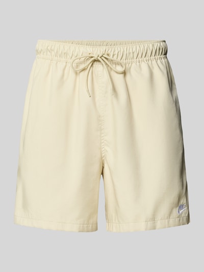 Produktfoto, Shorts mit Label-Stitching und elastischem Bund von Nike in Beige, Regular Fit, sichtbarer Tunnelzug, glatte Textur