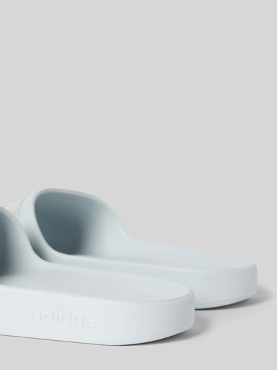 ADIDAS SPORTSWEAR Slides mit labeltypischen Streifen Modell 'ADILETTE AQUA' Silber 2