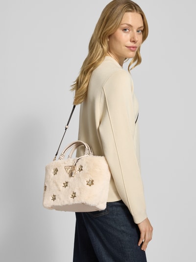 GUESS Handtasche aus Kunstfell mit Ziersteinbesatz Modell 'SHAIDA' Beige 1