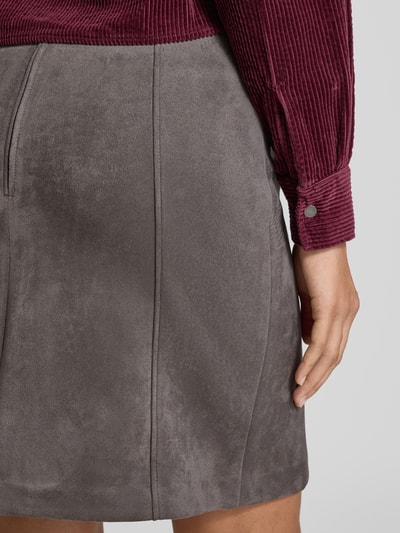 Christian Berg Woman Minirock in Leder-Optik mit rückseitigem Reißverschluss Graphit 3