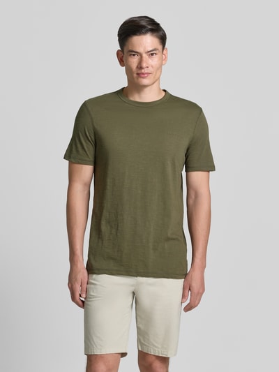 Männermodel trägt Regular Fit T-Shirt aus reiner Baumwolle Modell 'TEGOOD' von BOSS Orange, Optik: Unifarben, Logo-Print, Rundhals, Kurzarm, Material: reine Baumwolle, Ganzkörperansicht von vorne.