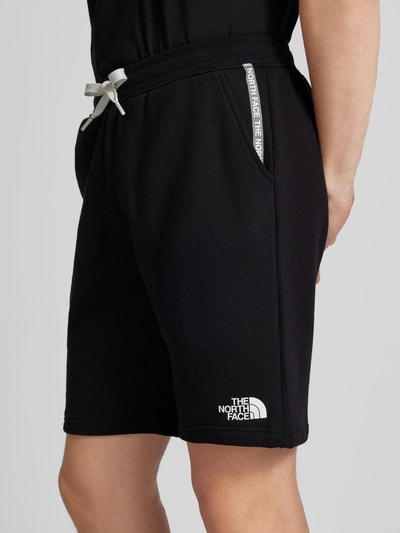 The North Face Regular fit sweatshorts met labelprint, model 'ZUMU' Zwart - 3