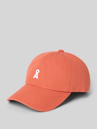 Produktfoto, Basecap aus reiner Bio-Baumwolle Modell 'YENAAS' von Armedangels in Unifarben mit Logo-Stitching und verstellbarem Riegel.