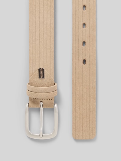 Produktfoto, Gürtel mit Label-Detail von Lloyd Men's Belts aus beigefarbenem beschichtetem Leder mit Dornschließe, strukturierte Oberfläche, klassische Passform, Breite 3 cm.