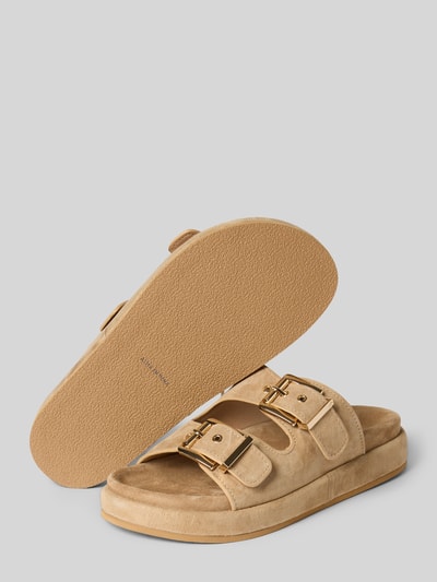 Produktfoto, Sandalette aus Leder mit Gummisohle von ALMA EN PENA in Beige, abgerundete Spitze, goldene Schnallen, 5 cm Absatz, strukturierte Gummisohle