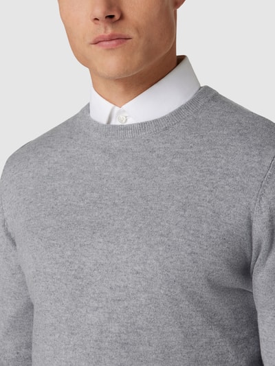 Christian Berg Men Kaschmir Pullover mit geripptem Rundhalsausschnitt Mittelgrau meliert 3