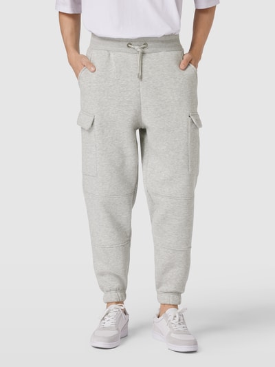 Alpha Industries Sweatpants met cargozakken in effen design Lichtgrijs gemêleerd - 4