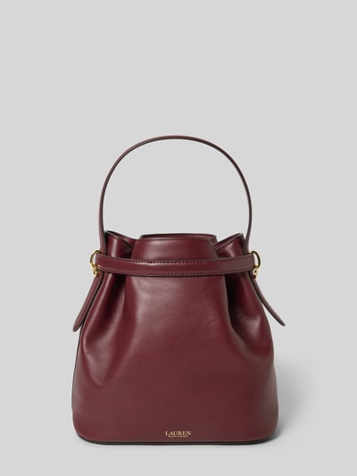 Produktfoto, Bucket Bag aus echtem Rindsleder von Lauren Ralph Lauren, kolor bordowy, skóra bydlęca, ozdobna sprzączka, odpinany pasek na ramię, główna przegroda otwarta, przegródka wewnętrzna z zamkiem błyskawicznym, szerokość 24 cm, długość 24 cm, głębokość 14 cm, długość paska na ramię 117 cm