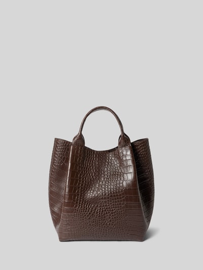 Produktfoto, Handtasche aus Leder mit Label-Detail Modell 'ESSENTIAL' von Abro in Dunkelbraun mit Kroko-Prägung, strukturierte Oberfläche, silbergrauer Hintergrund, Abro Kontext: Echtes Leder, Hauptfach mit Magnetverschluss, kurze Tragegriffe, verstellbarer Schultergurt, zusätzliche Außentasche mit Reißverschluss, Innenfach mit Reißverschluss, Maße ca. 30x33x18 cm, Schulterriemen ca. 100 cm.