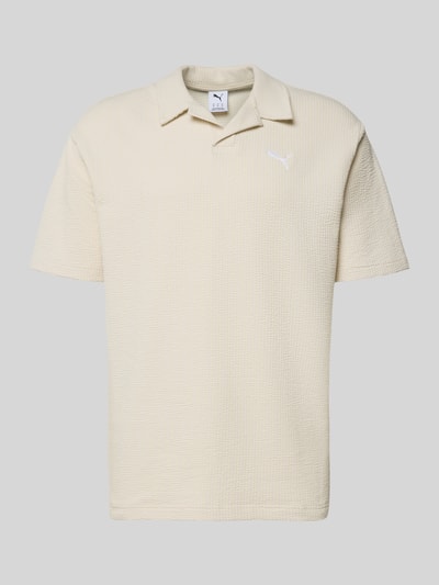 Produktfoto, Regular Fit T-Shirt mit Logo-Stitching von PUMA PERFORMANCE in Beige, Strukturmuster, Baumwoll-Mix mit Stretch-Anteil, Reverskragen