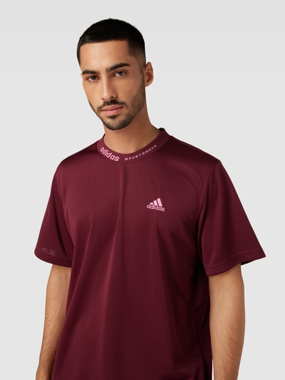 ADIDAS SPORTSWEAR T-Shirt mit Label-Stitching Bordeaux 3