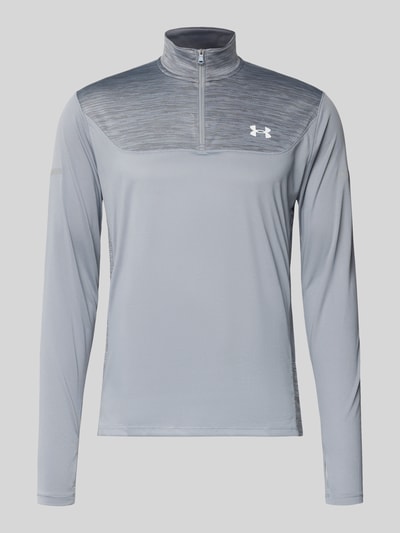 Produktfoto, Sweatshirt mit Stehkragen von Under Armour in Hellgrau mit kurzem Reißverschluss, Label-Print, Slim Fit, glatte Textur