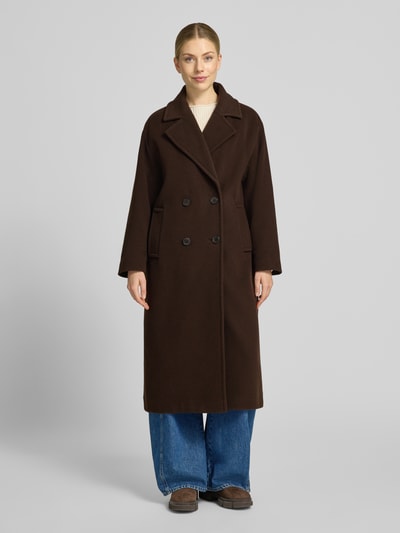 Vrouwenmodel draagt Regular Fit lange jas van mix van wol en kasjmier van FUCHS SCHMITT, donkerbruin, steekzakken, 2-knoopsluiting, reverskraag, getailleerde pasvorm, ruglengte 118 cm, schouderbreedte 51 cm, borstwijdte 55 cm, mouwlengte 57 cm, volledig frontaal beeld