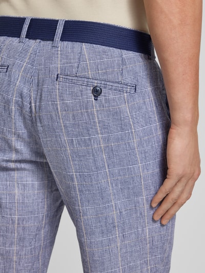 Christian Berg Men Regular Fit Bermudas mit Leinen-Anteil und Gitterkaro Marine 3