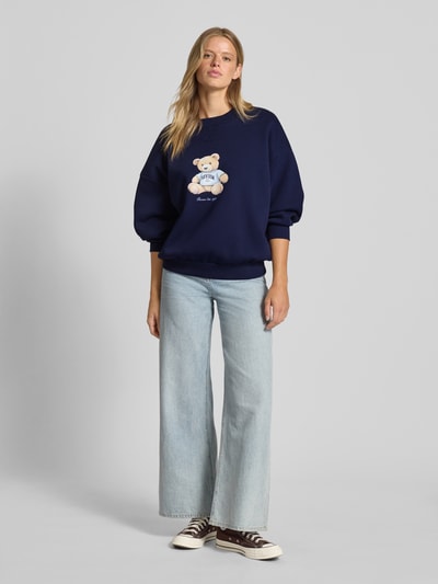 Review Bluza o kroju oversized z nadrukiem z logo Granatowy 1