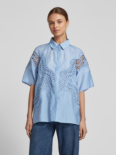 Copenhagen Muse Regular Fit Blusenshirt mit Lochstickerei Modell 'MOLLY' Hellblau 4