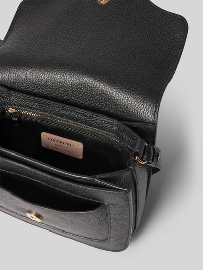 Coccinelle Crossbody Bag aus Leder mit Label-Detail Black 5