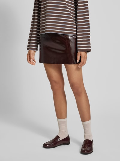 Jake*s Casual Minirock in Leder-Optik mit Teilungsnähten Aubergine 4