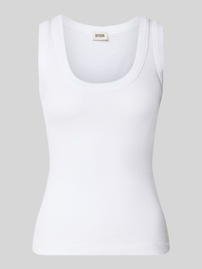 Produktfoto, weißes Tanktop mit Rundhalsausschnitt Modell 'TAVIRA' von Drykorn aus Reine Baumwolle, Körpernahe Passform, Feinripp.