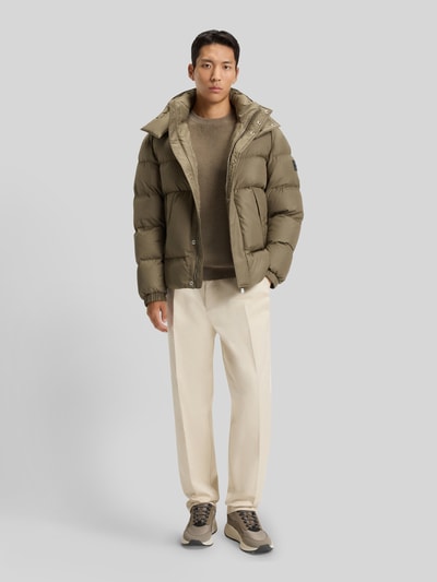 BOSS Regular Fit Steppjacke mit Stehkragen mit Druckknöpfen Schlamm 1