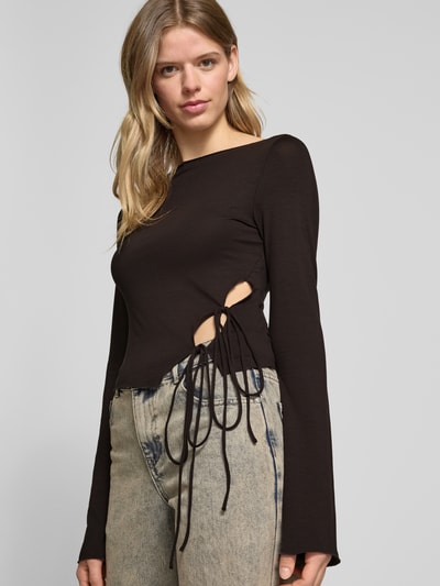 WEEKDAY Cropped Longsleeve mit U-Boot-Ausschnitt Modell 'Tayla' Schoko 3