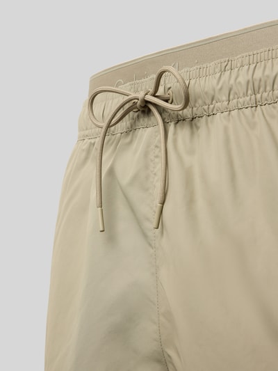 Calvin Klein Underwear Relaxed Fit Badeshorts im Double-Layer-Look Khaki 2